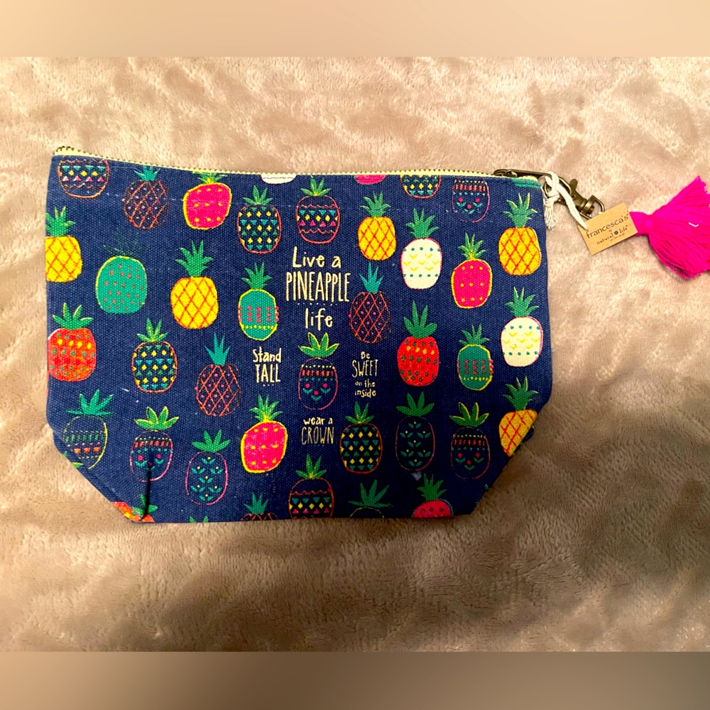 Pineapple clutch